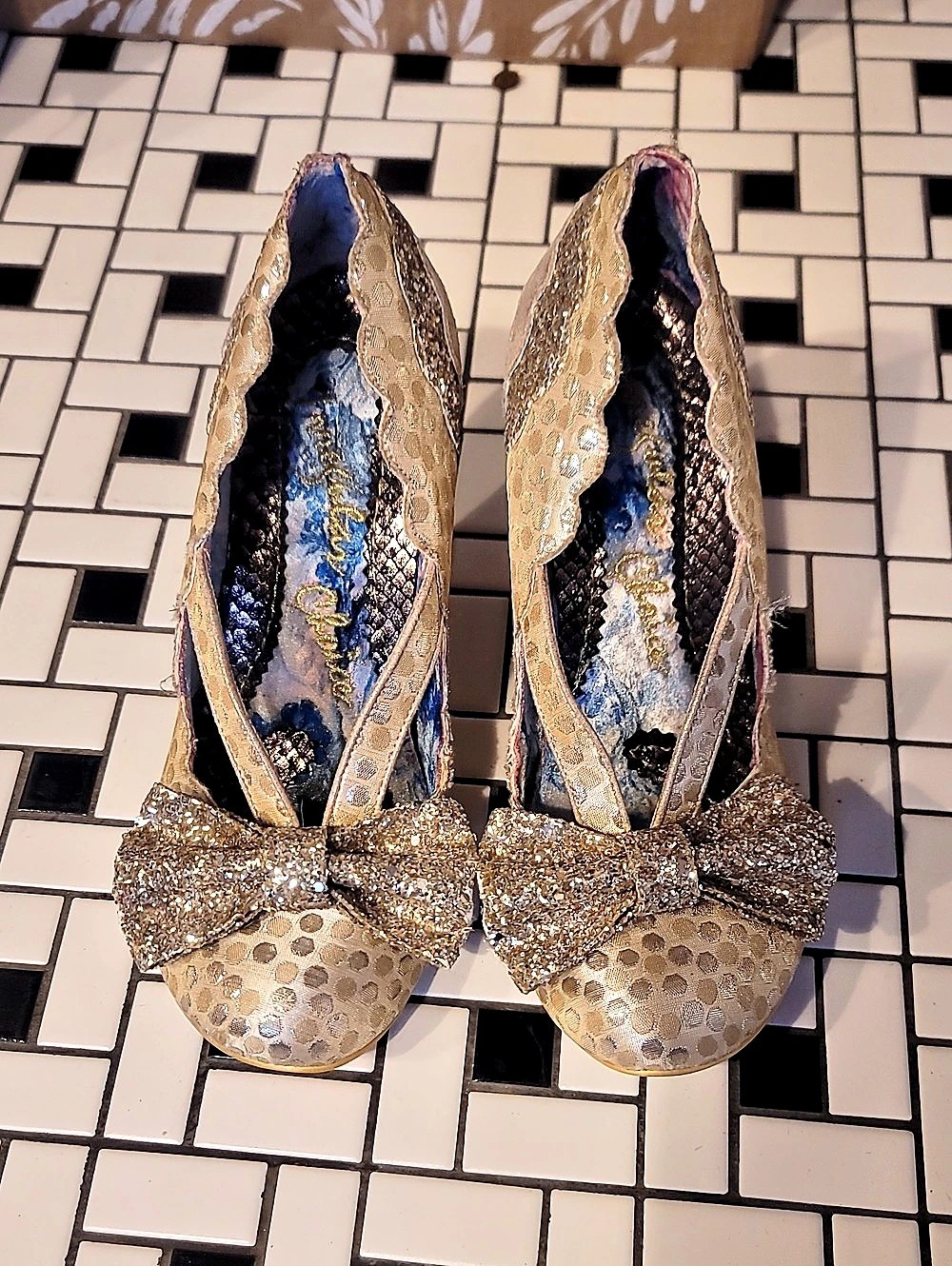 Irregular Choice Gold & White Bow Heels US 8 / EU 39